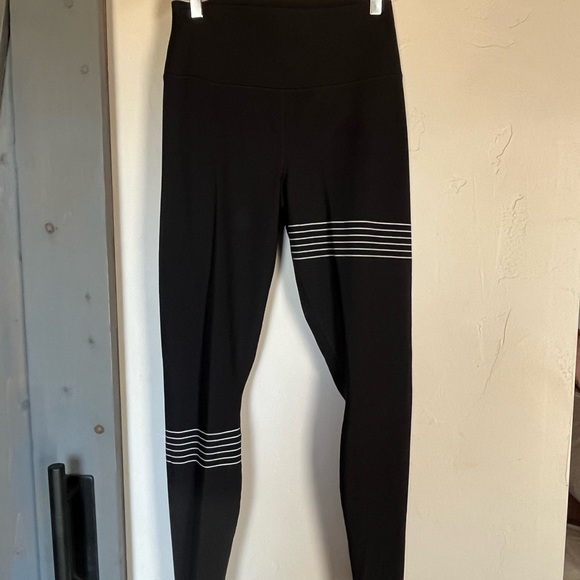 ALO Yoga work out pants. Size large. Asymmetrical stripes. - Picture 5 of 6